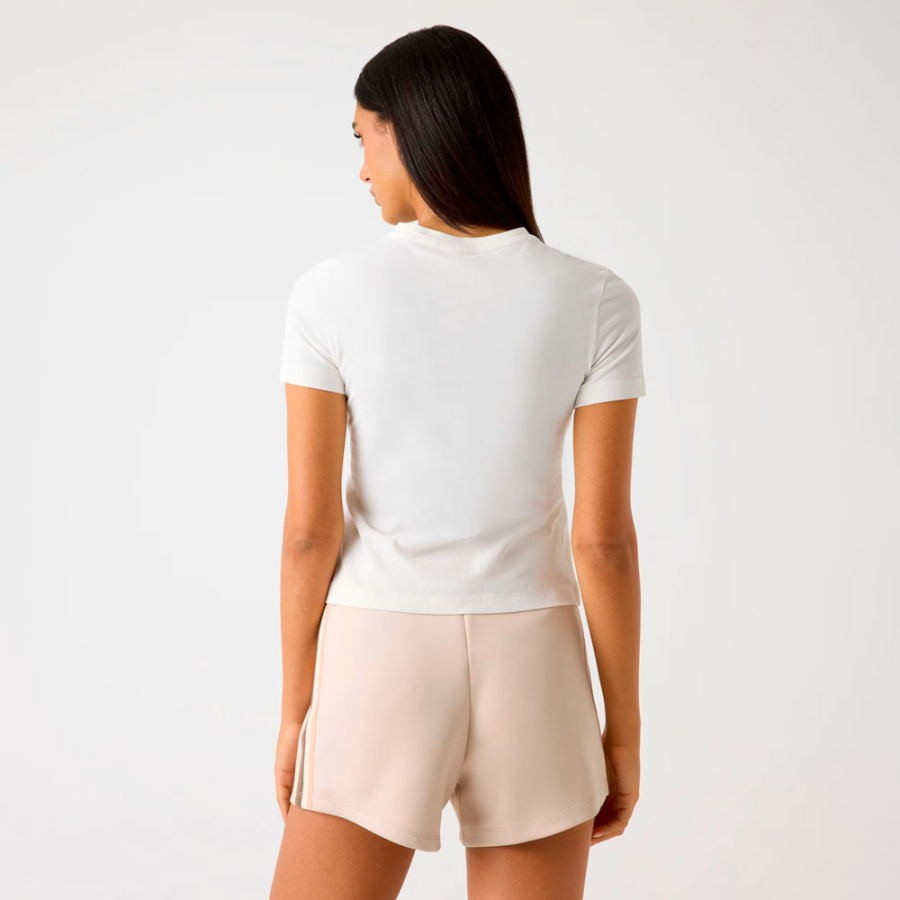 camiseta-com-logotipo-brilhante camiseta-com-logotipo-brilhante