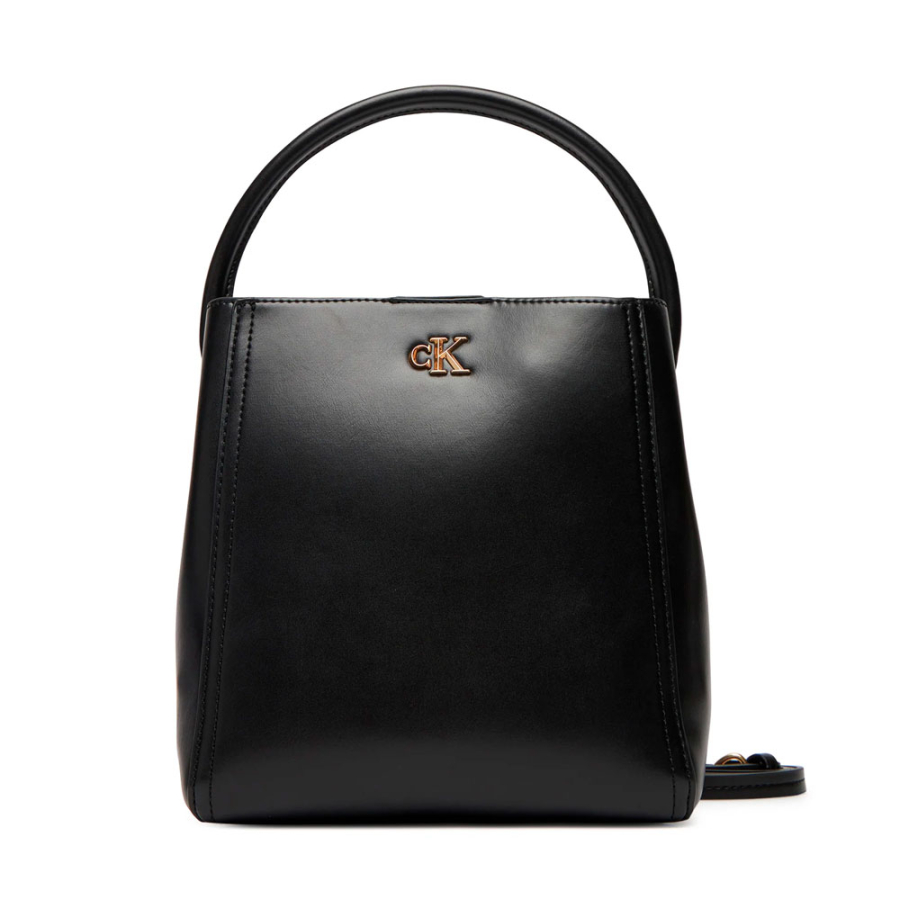 bolsa-tipo-saco-com-logotipo-monograma-e-ferragens bolsa-tipo-saco-com-logotipo-monograma-e-ferragens