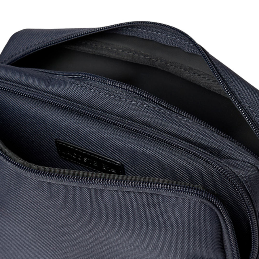 neocroc-toiletry-bag neocroc-toiletry-bag
