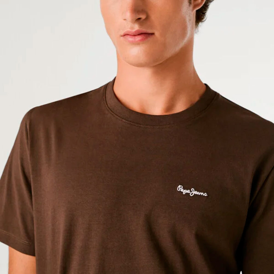 t-shirt-mit-normaler-passform-und-gesticktem-logo t-shirt-mit-normaler-passform-und-gesticktem-logo