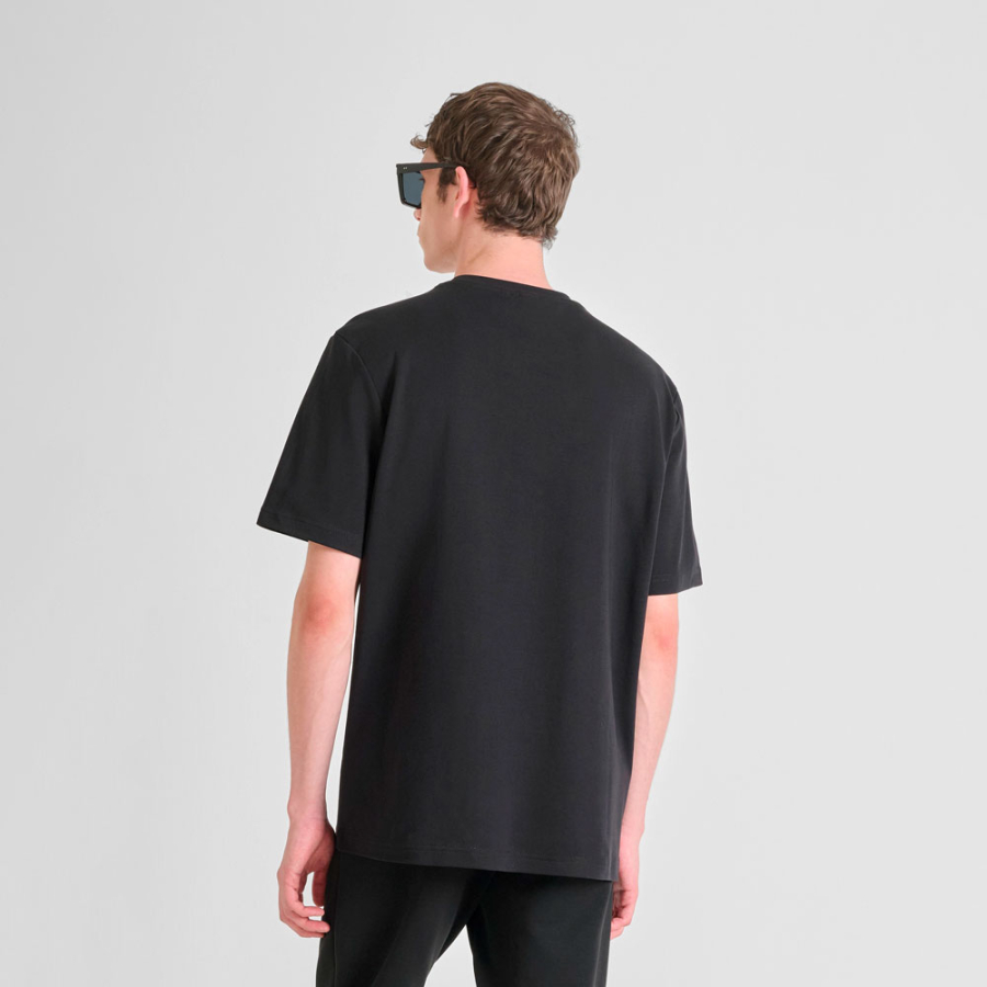 camiseta-de-algodao-com-toque-de-seda-e-caimento-relaxado camiseta-de-algodao-com-toque-de-seda-e-caimento-relaxado