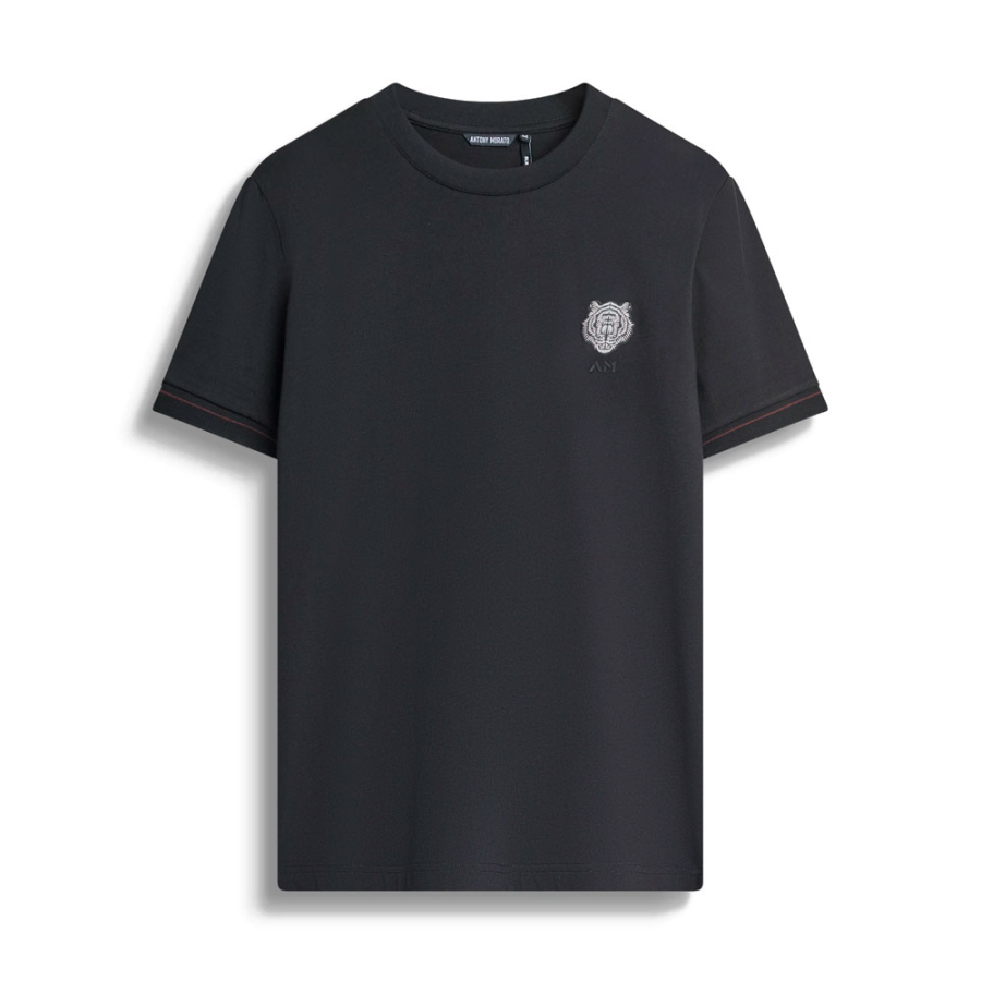 camiseta-com-logo-de-tigre-pequeno