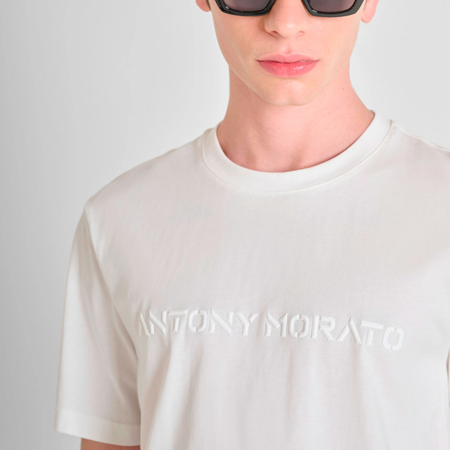 t-shirt-mit-rautenmuster