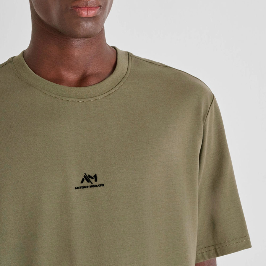 camiseta-con-logo camiseta-con-logo