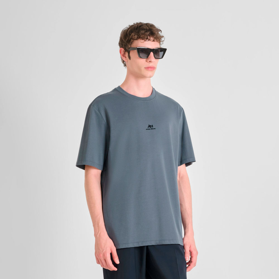 camiseta-com-logotipo