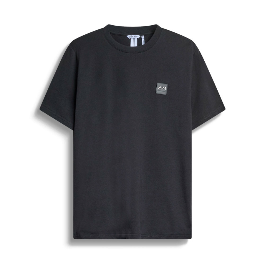 camiseta-com-logo-pequeno-impresso