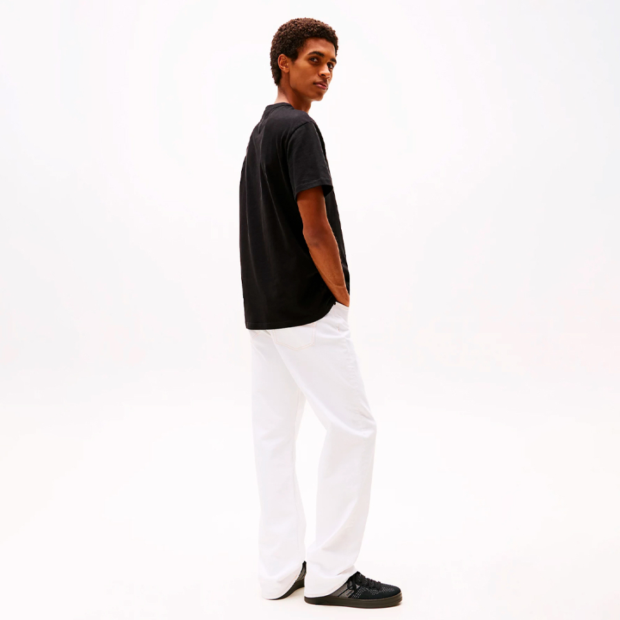camiseta-de-cuello-redondo-con-parche-tonal camiseta-de-cuello-redondo-con-parche-tonal