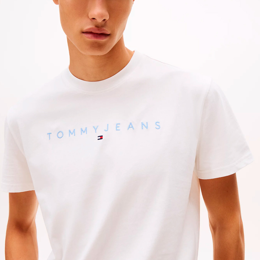 t-shirt-mit-gesticktem-linearen-logo t-shirt-mit-gesticktem-linearen-logo