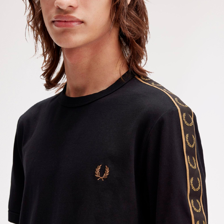 ringer-t-shirt-mit-kontrastband ringer-t-shirt-mit-kontrastband