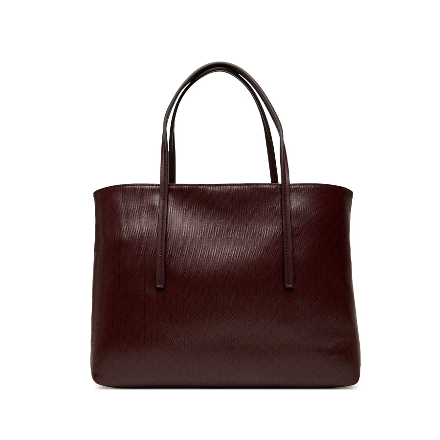petit-sac-fourre-tout-avec-logo-monogramme-et-pochette petit-sac-fourre-tout-avec-logo-monogramme-et-pochette