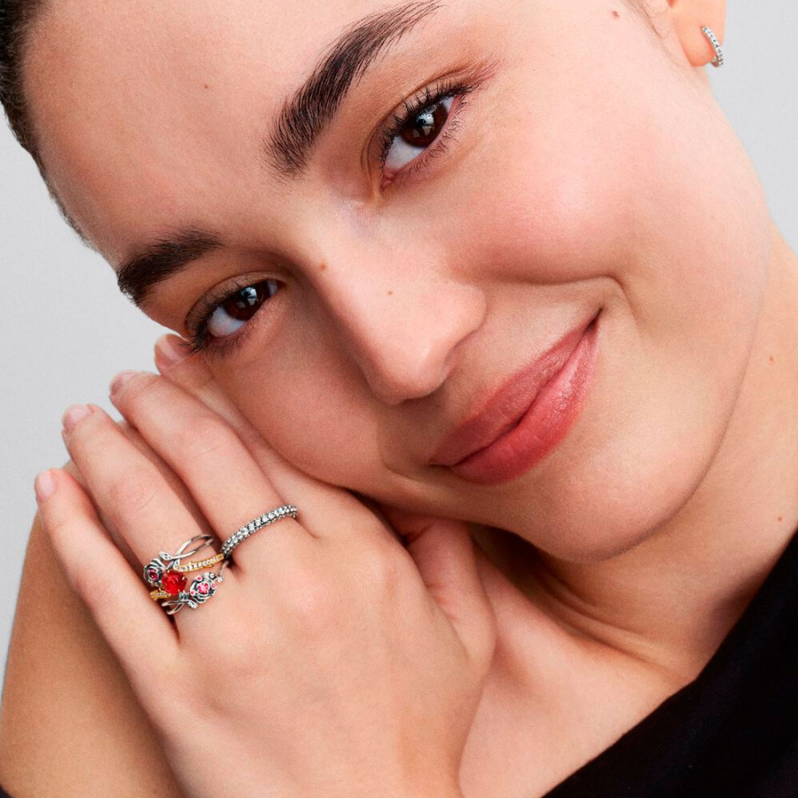 pendentif-charm-rose-enchantee-la-belle-et-la-bete-de-disney-764018c01 pendentif-charm-rose-enchantee-la-belle-et-la-bete-de-disney-764018c01