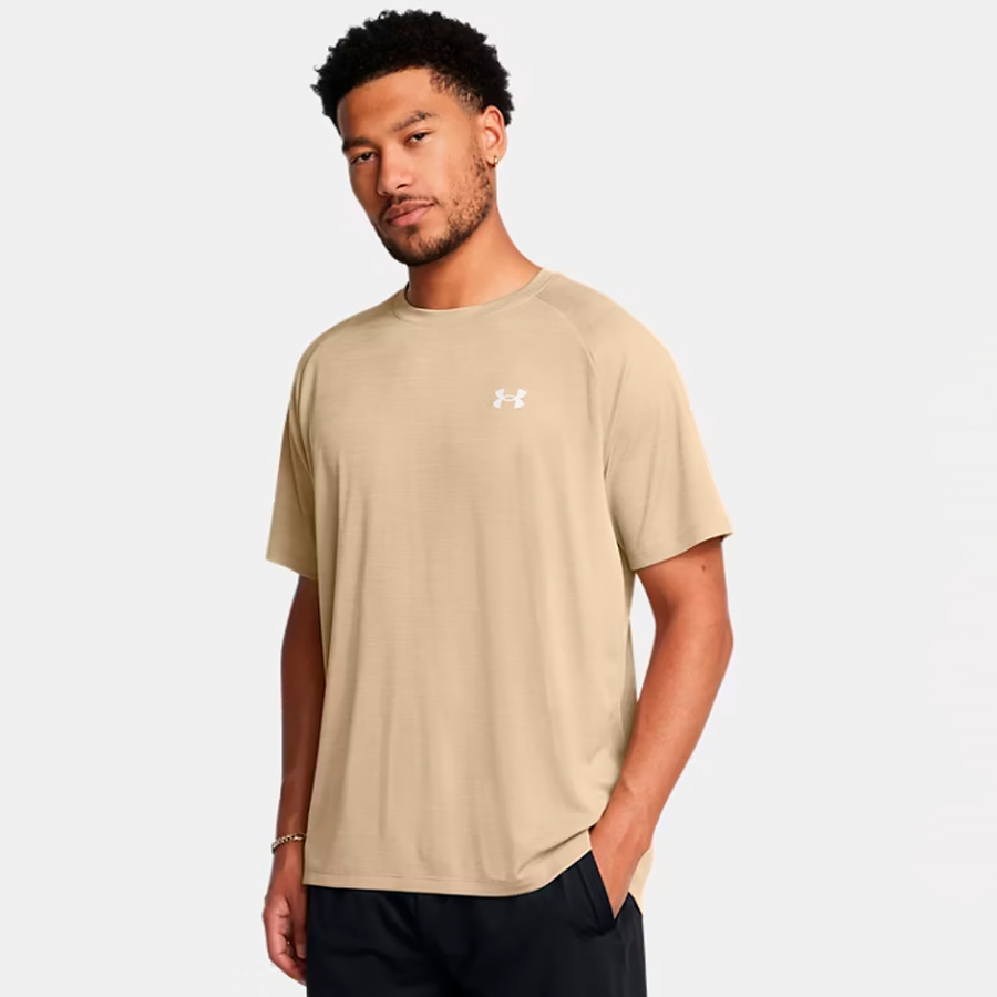 t-shirt-a-maniche-corte-con-trama-tecnica t-shirt-a-maniche-corte-con-trama-tecnica