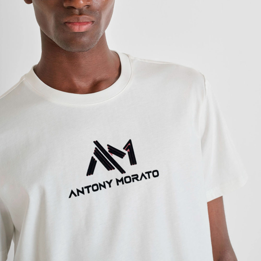 camiseta-com-logotipo-impresso