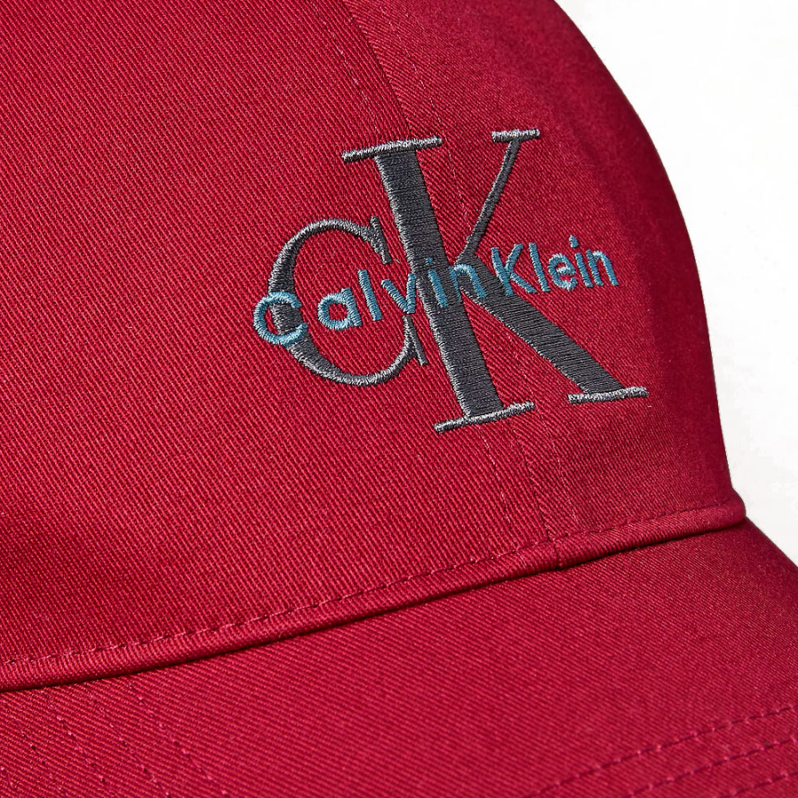 gorra-de-beisbol-con-logo-monograma-bordado gorra-de-beisbol-con-logo-monograma-bordado