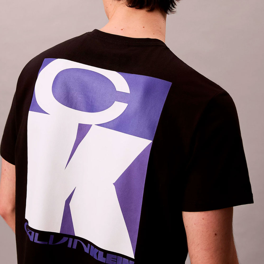 camiseta-holgada-con-logo-grafico-llamativo camiseta-holgada-con-logo-grafico-llamativo