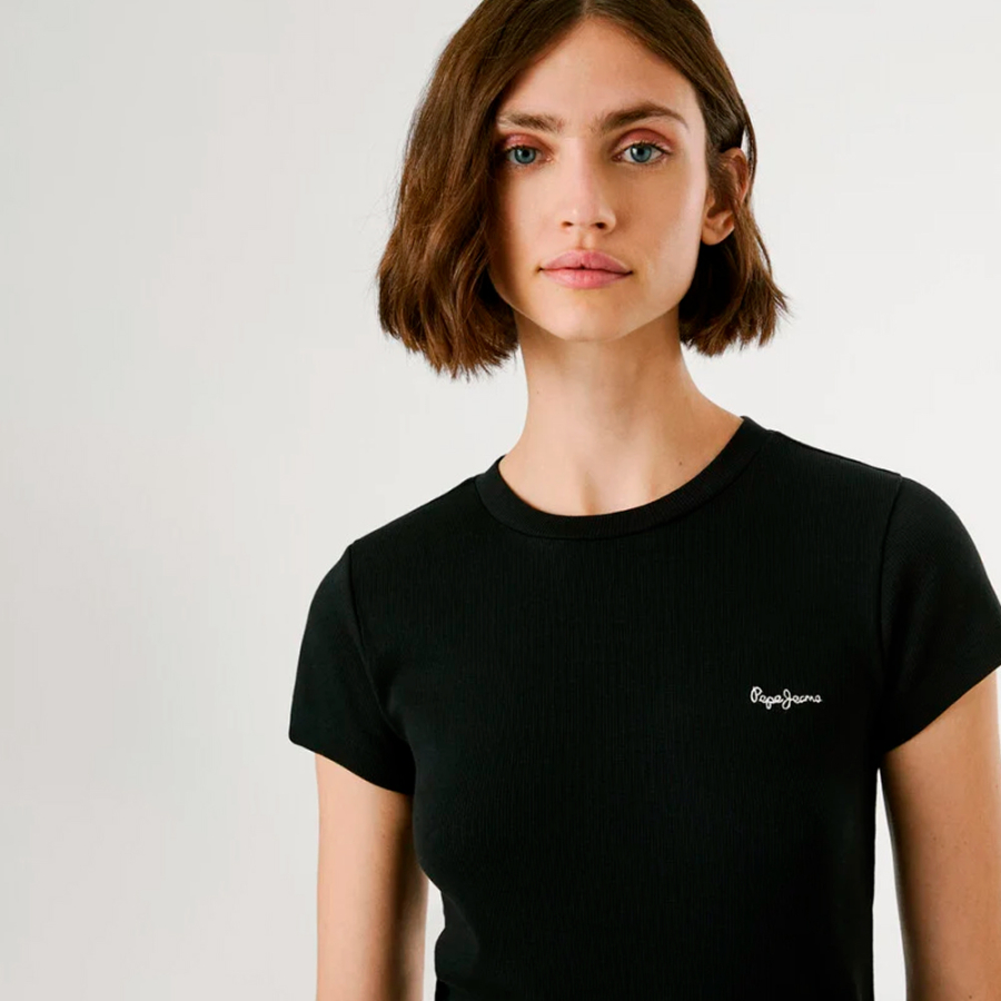 geripptes-t-shirt-mit-logo-aufdruck geripptes-t-shirt-mit-logo-aufdruck