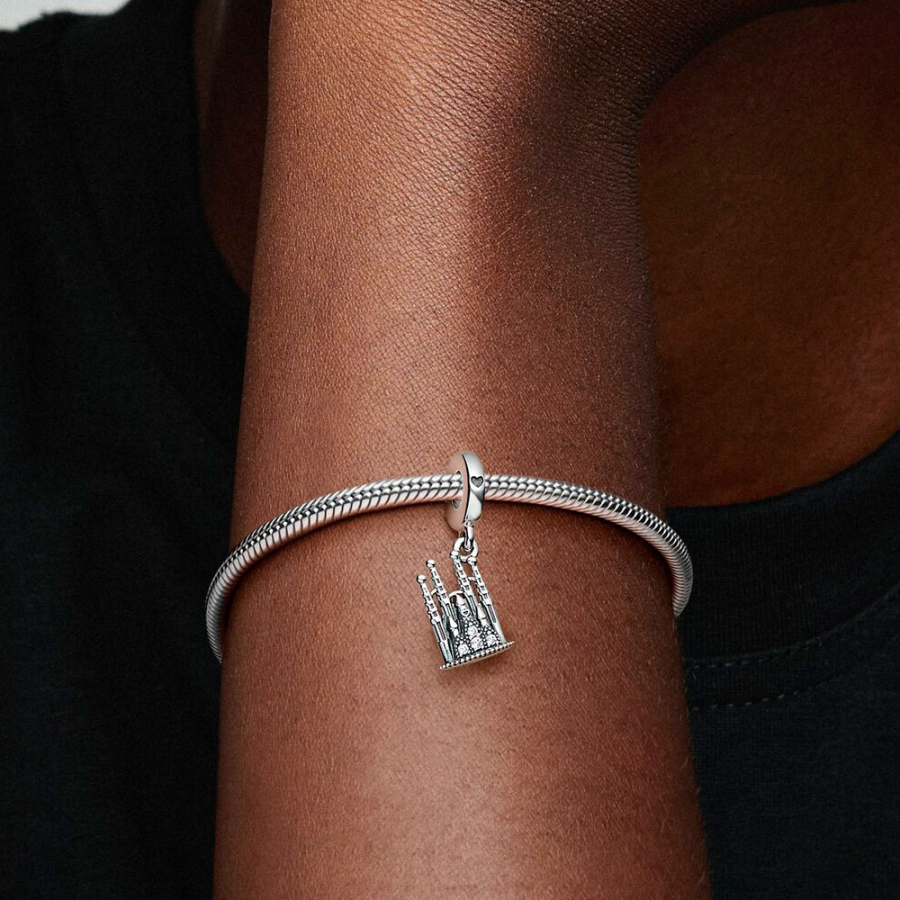 ciondolo-con-monumento-di-barcellona-792709c01 ciondolo-con-monumento-di-barcellona-792709c01