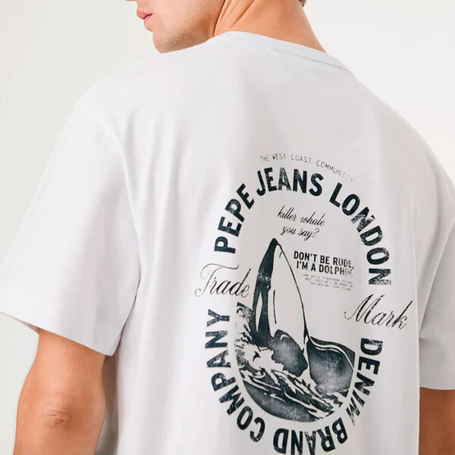 t-shirt-decontracte-avec-imprime-dans-le-dos t-shirt-decontracte-avec-imprime-dans-le-dos