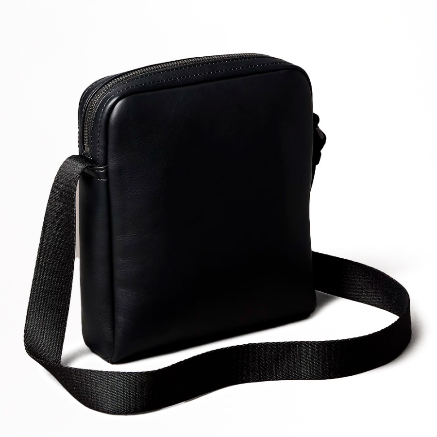 bolso-reporter-con-logo-monograma-grabado bolso-reporter-con-logo-monograma-grabado