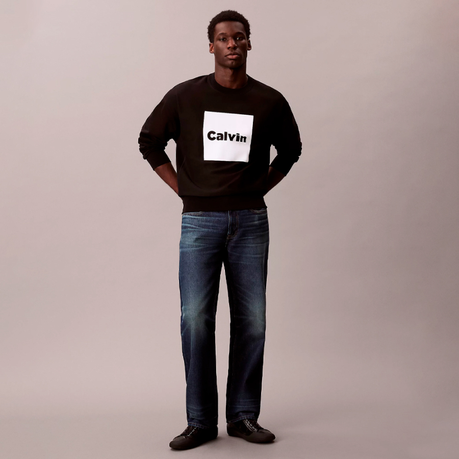 hochwertiges-locker-sitzendes-fleece-sweatshirt-mit-grafischem-logo hochwertiges-locker-sitzendes-fleece-sweatshirt-mit-grafischem-logo