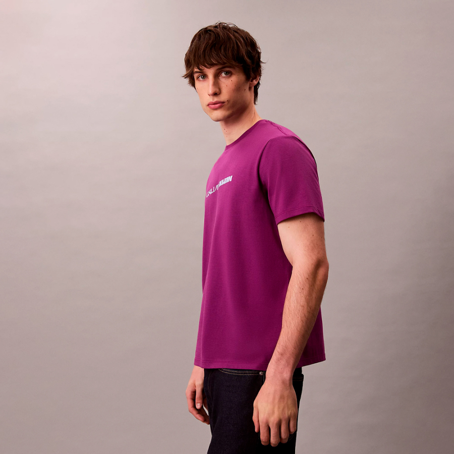 camiseta-folgada-com-logotipo-grafico-ousado camiseta-folgada-com-logotipo-grafico-ousado