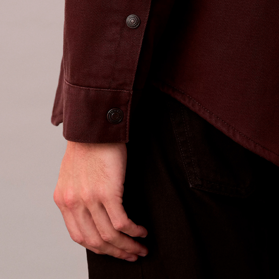 camicia-oversize-in-denim-anni-novanta-dalla-vestibilita-ampia