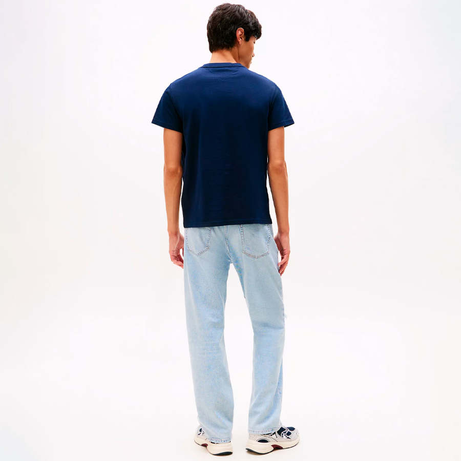 camiseta-slim-com-logotipo-grafico camiseta-slim-com-logotipo-grafico