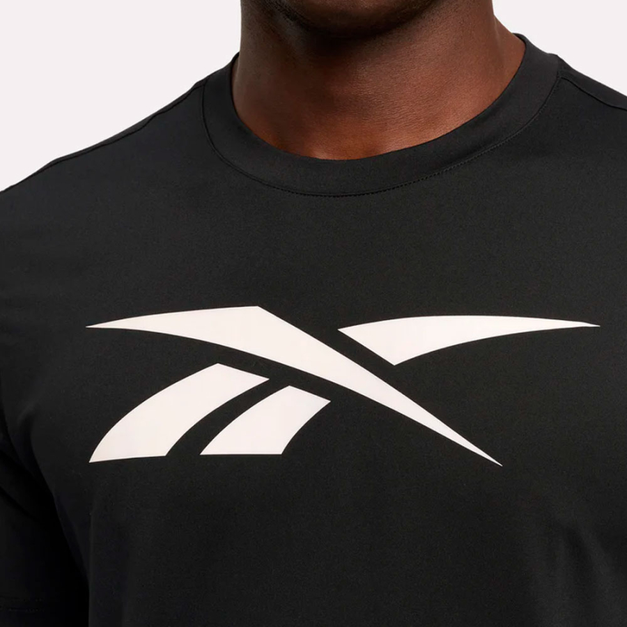 camiseta-tech-stretch-com-logotipo-do-trem-id camiseta-tech-stretch-com-logotipo-do-trem-id