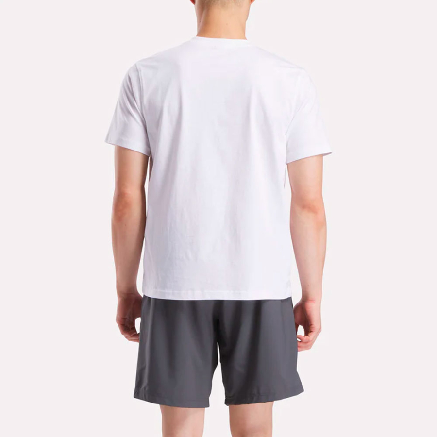 camiseta-com-logotipo-pequeno-identity camiseta-com-logotipo-pequeno-identity