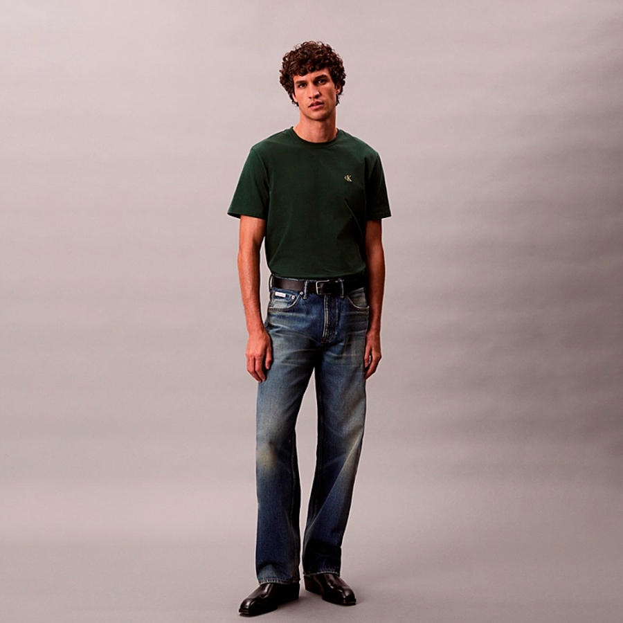 t-shirt-ample-avec-monogramme-brode