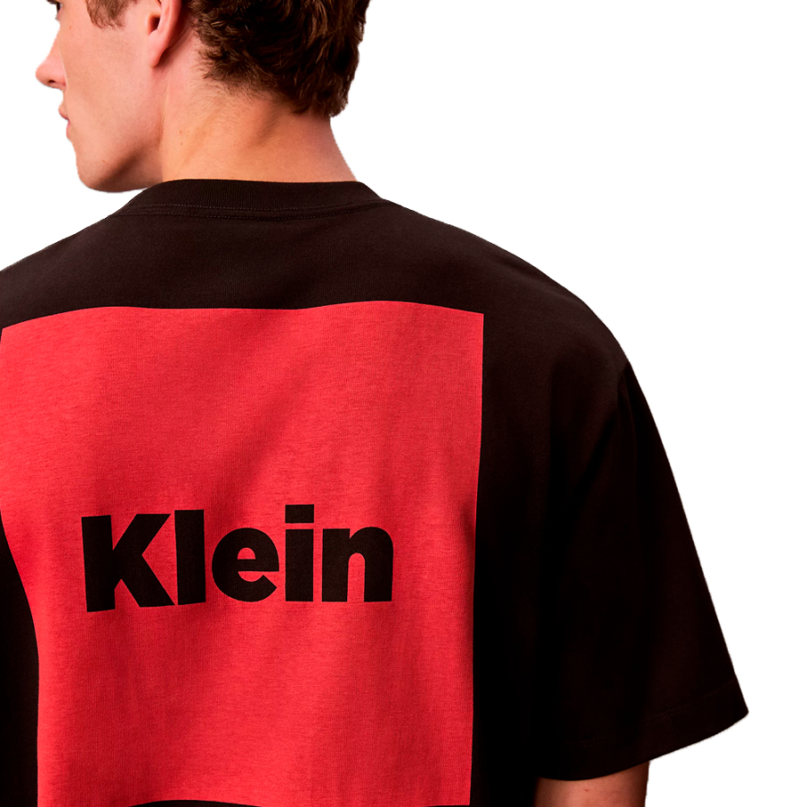 t-shirt-ample-avec-logo-graphique-encadre t-shirt-ample-avec-logo-graphique-encadre