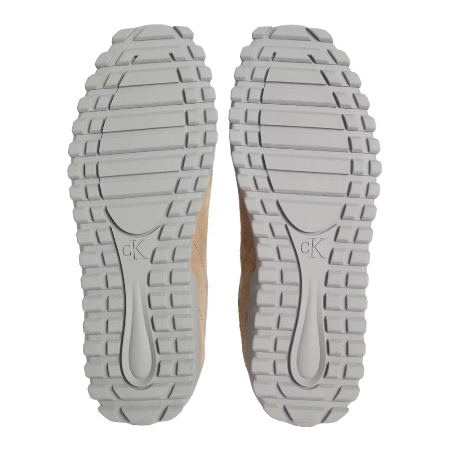 tenis-de-corrida-de-perfil-baixo