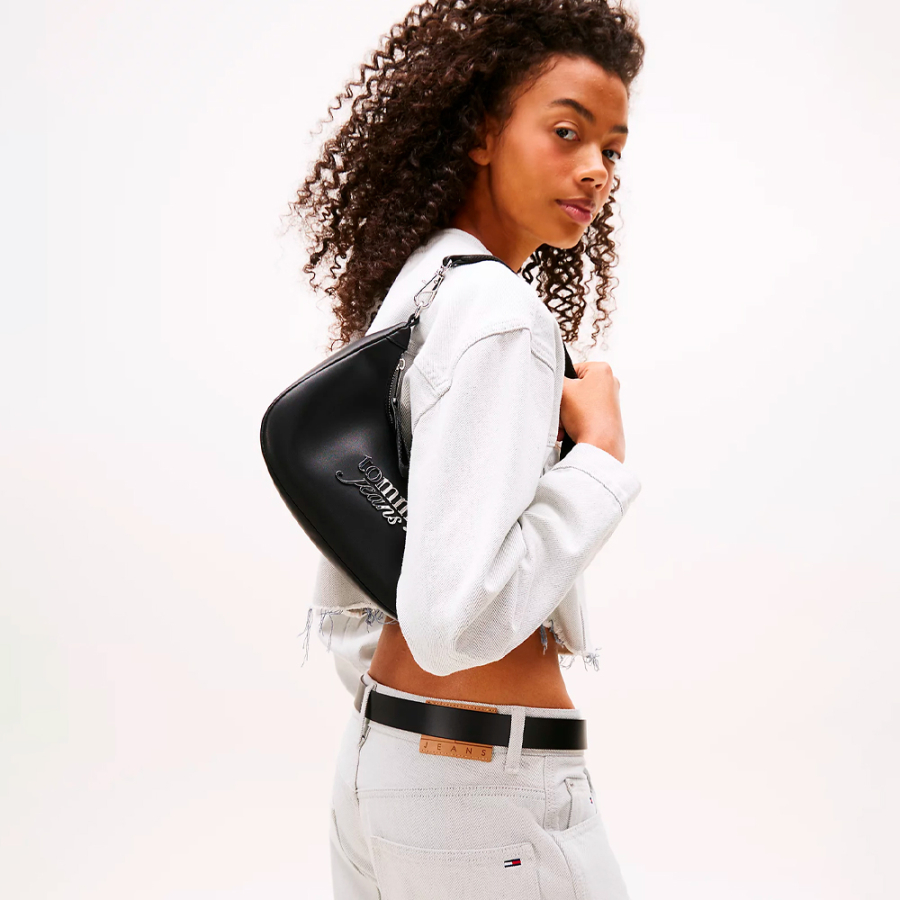 bolsa-de-ombro-com-logotipo-metalico bolsa-de-ombro-com-logotipo-metalico