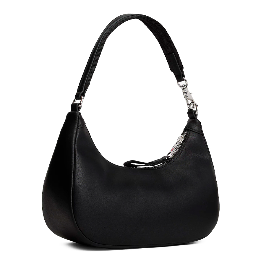 umhangetasche-mit-metallischem-logo umhangetasche-mit-metallischem-logo