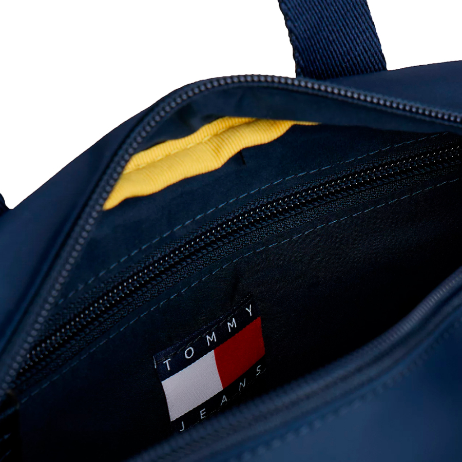 bolsa-tiracolo-essential-inscription bolsa-tiracolo-essential-inscription