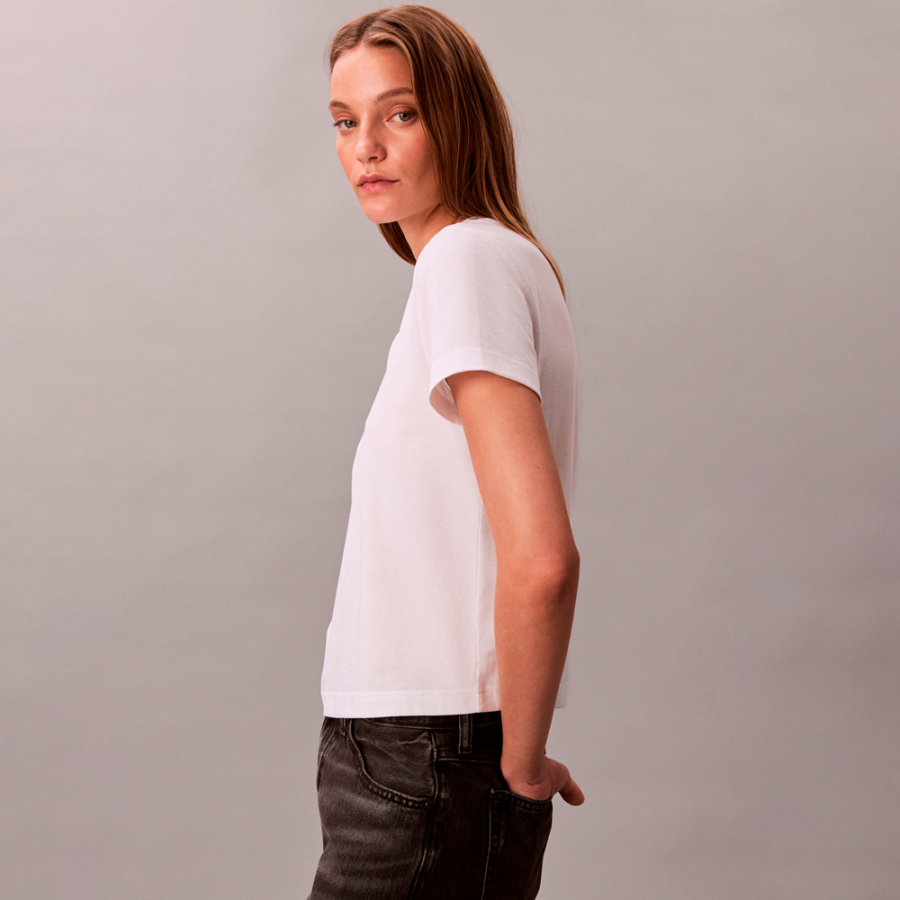 t-shirt-mit-passform-und-schriftzug t-shirt-mit-passform-und-schriftzug