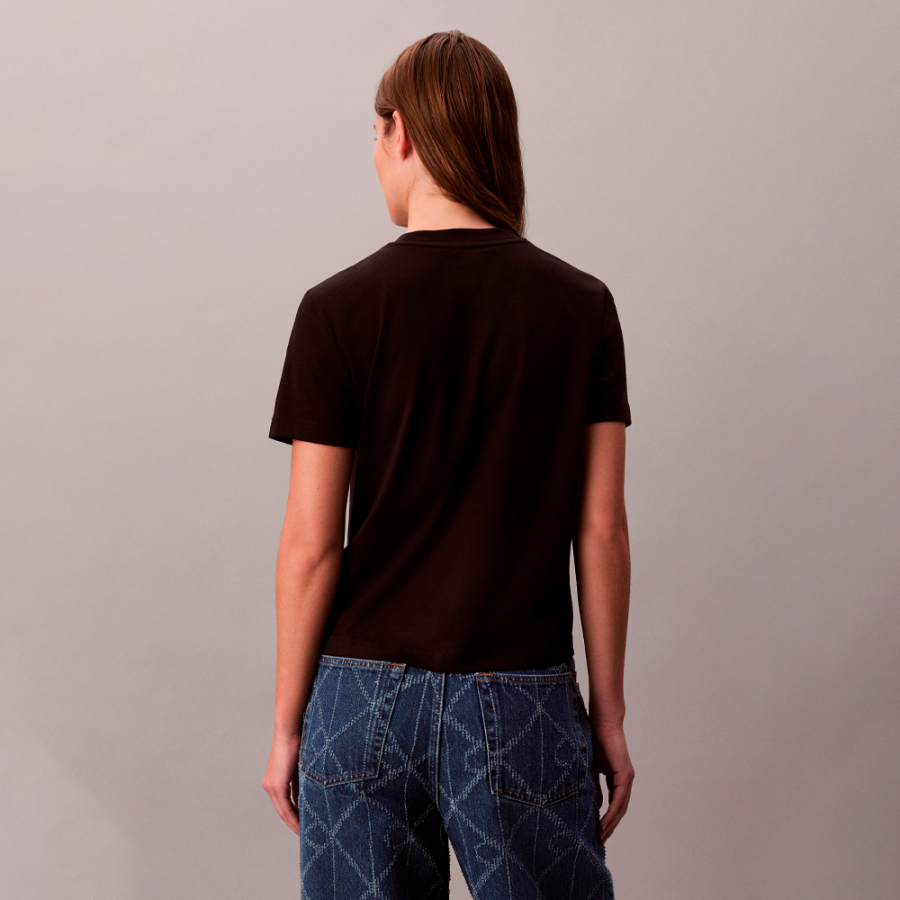 t-shirt-mit-passform-und-schriftzug t-shirt-mit-passform-und-schriftzug