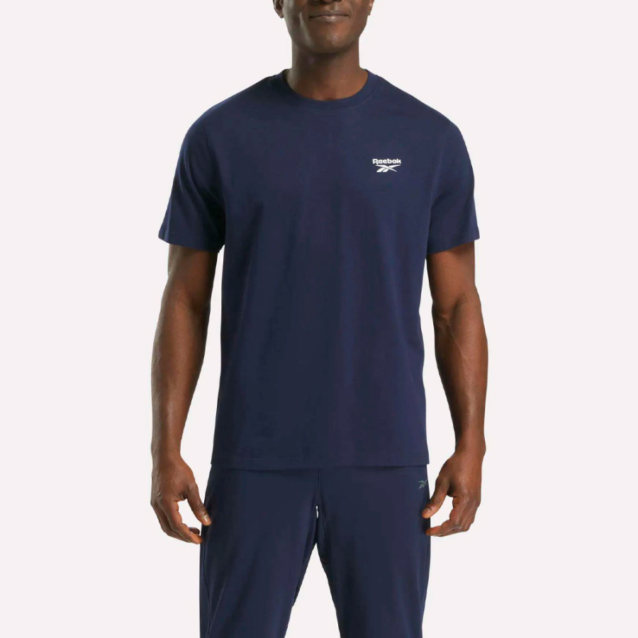 rundhals-t-shirt-mit-logo rundhals-t-shirt-mit-logo