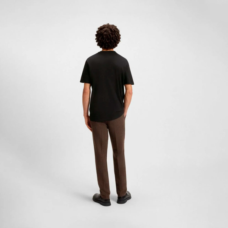 camiseta-con-logo-en-el-frente camiseta-con-logo-en-el-frente