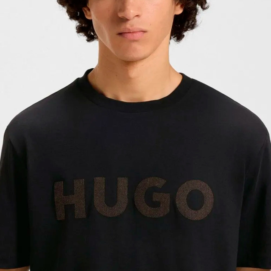 t-shirt-with-logo-on-the-front t-shirt-with-logo-on-the-front