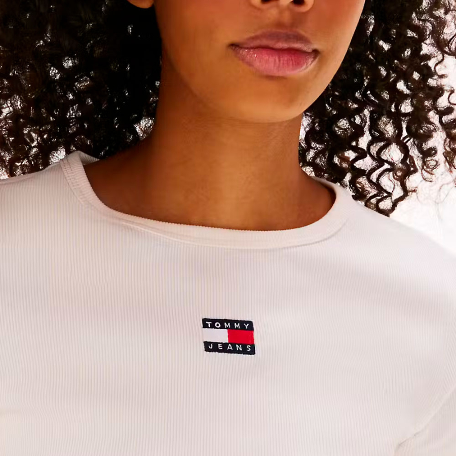 camiseta-slim-acanalada-con-parche camiseta-slim-acanalada-con-parche