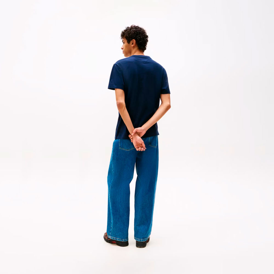 camiseta-com-logotipo-linear-bordado camiseta-com-logotipo-linear-bordado