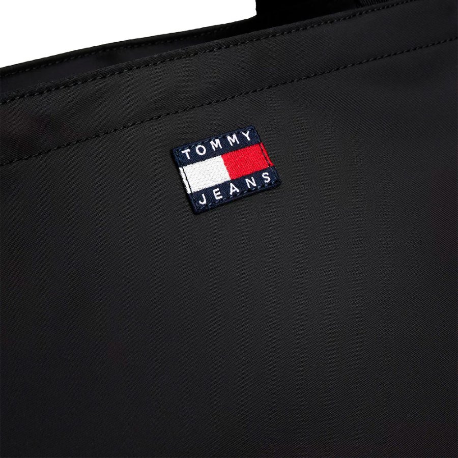 unverzichtbare-tragetasche-mit-aufschrift unverzichtbare-tragetasche-mit-aufschrift