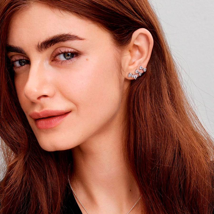 boucles-d-oreilles-a-clous-noeud-scintillant-293506c01 boucles-d-oreilles-a-clous-noeud-scintillant-293506c01