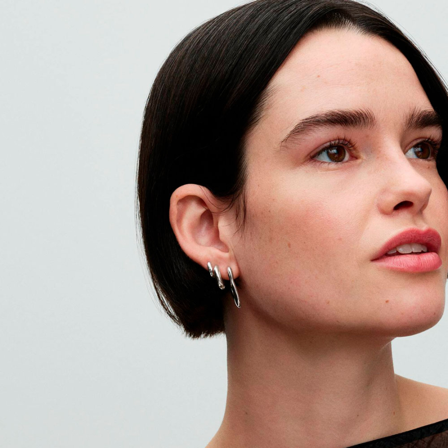 boucles-d-oreilles-creoles-ouvertes-en-forme-de-v-organique-293290c00 boucles-d-oreilles-creoles-ouvertes-en-forme-de-v-organique-293290c00