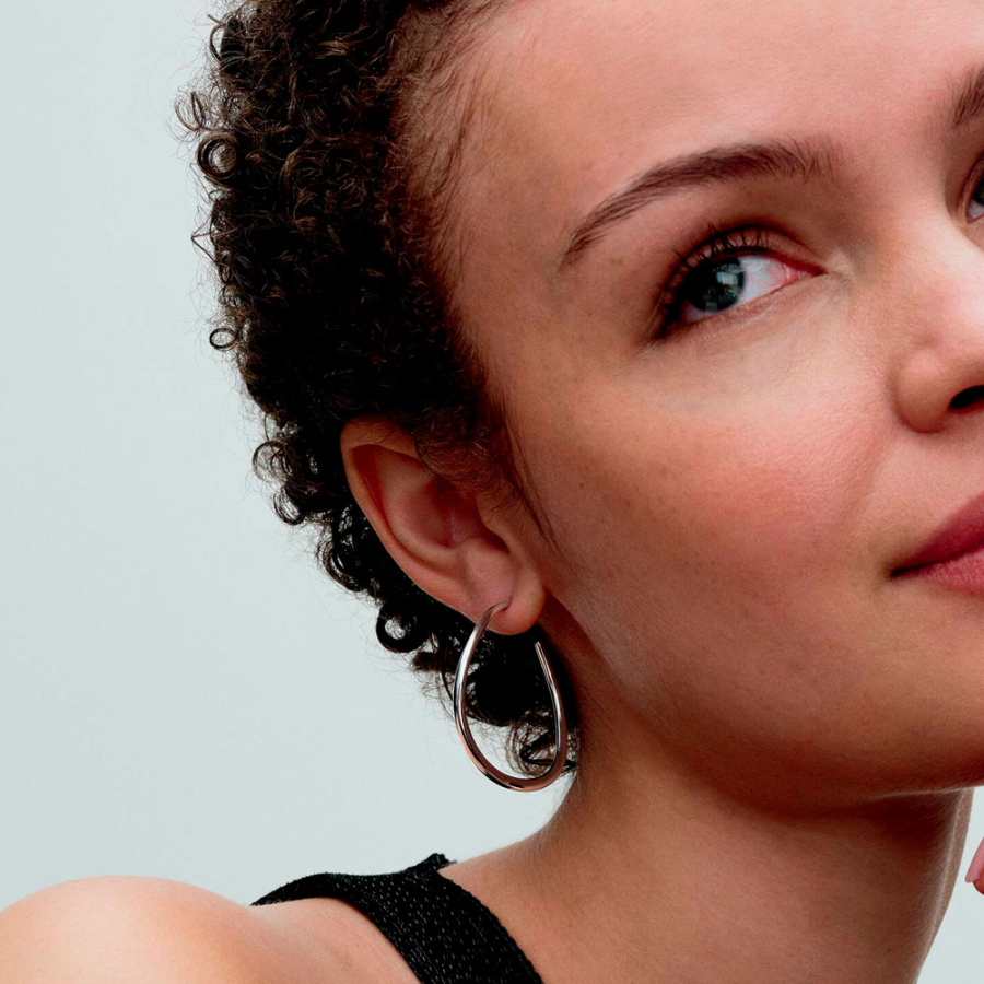 brincos-de-argola-aberta-de-42-mm-com-formato-organico-293299c00 brincos-de-argola-aberta-de-42-mm-com-formato-organico-293299c00