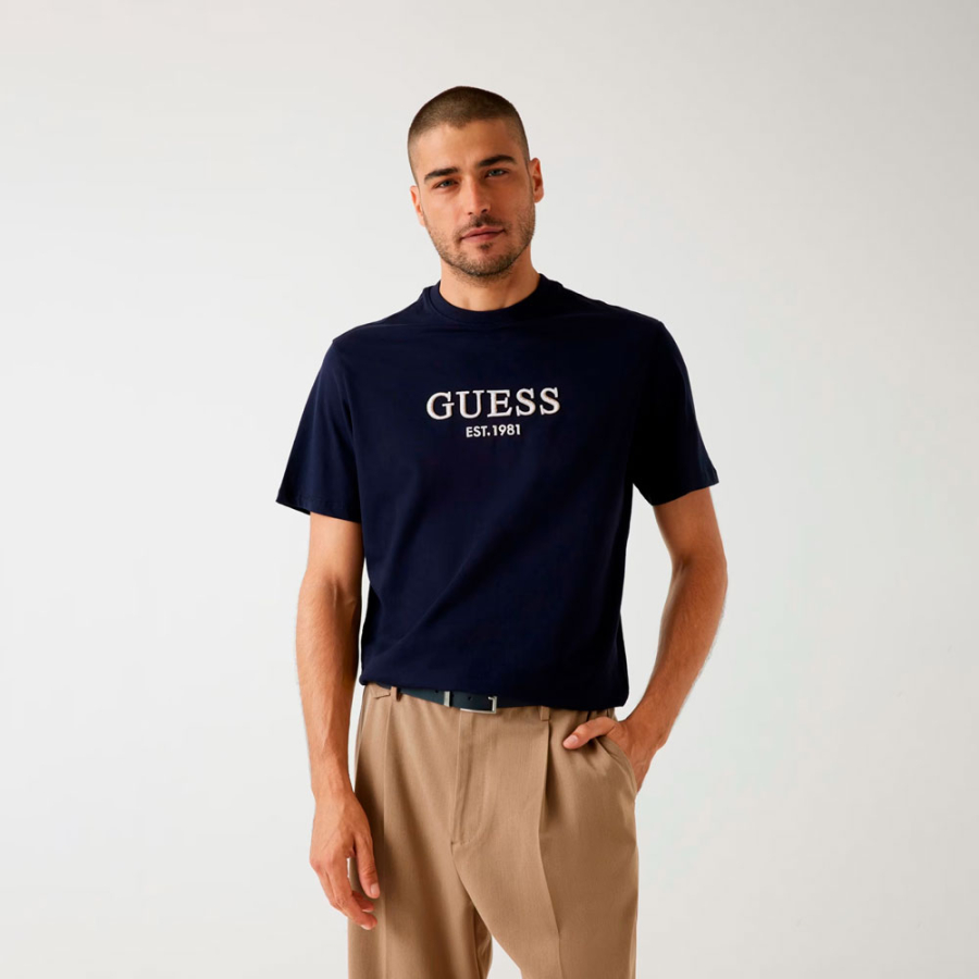 camiseta-con-logotipo-bordado camiseta-con-logotipo-bordado