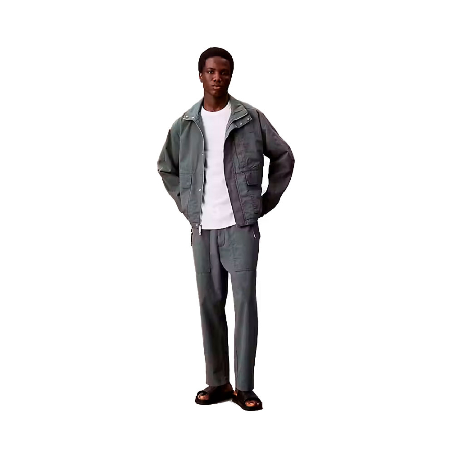 camiseta-folgada-com-monograma-bordado