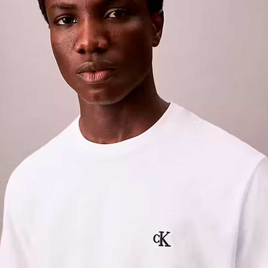 loose-fitting-t-shirt-with-embroidered-monogram loose-fitting-t-shirt-with-embroidered-monogram
