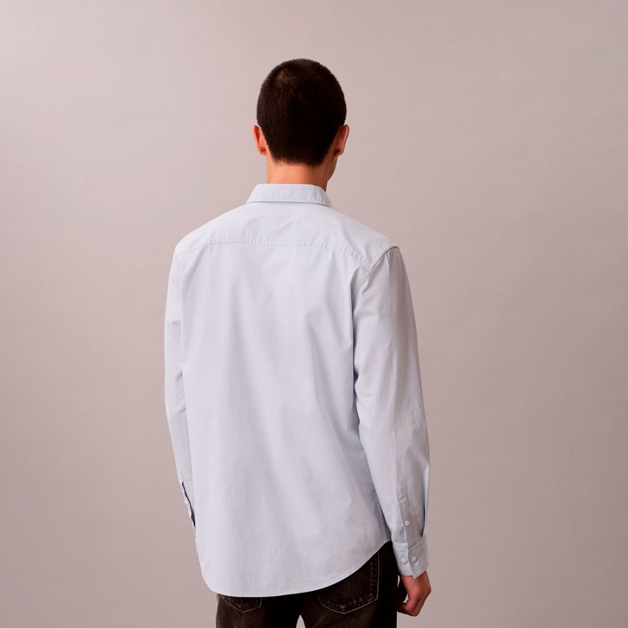 camisa-con-botones-oxford-clasica-de-color-liso